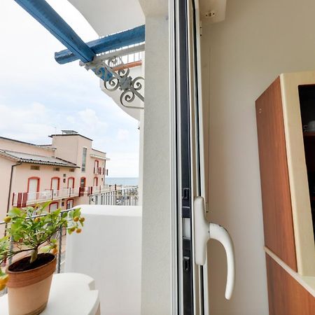 Residence Mediterraneo Rimini Exterior foto