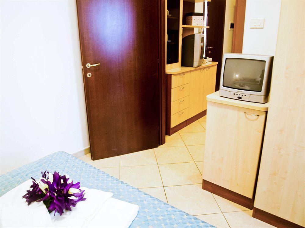 Residence Mediterraneo Rimini Exterior foto