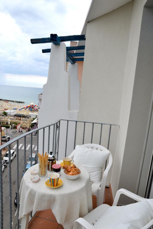 Residence Mediterraneo Rimini Exterior foto