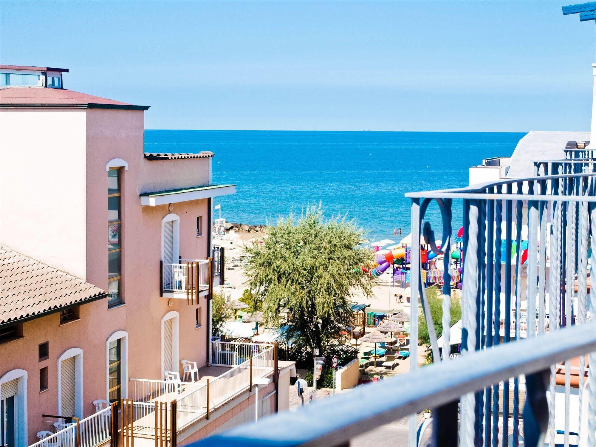 Residence Mediterraneo Rimini Exterior foto