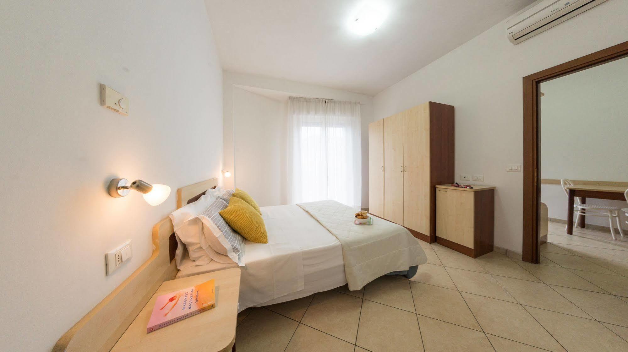 Residence Mediterraneo Rimini Exterior foto